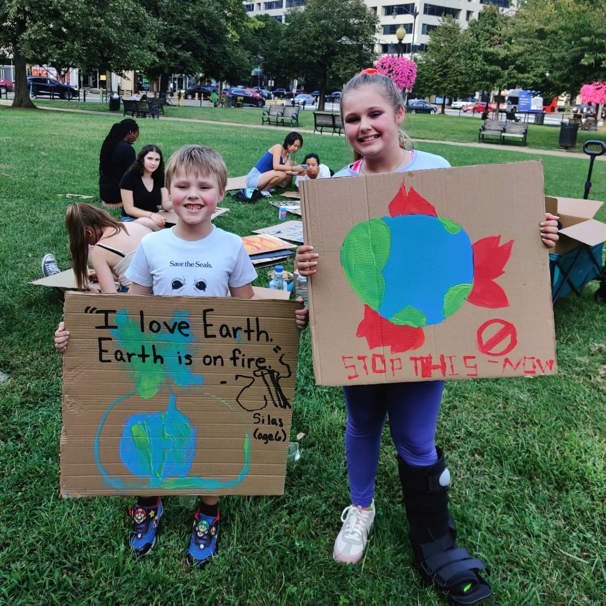 fffus_kids's tweet photo. ✨ GLOBAL CLIMATE STRIKE STARS ✨
From organizing their own actions to taking to the streets with other actions, these #FFFKids were stellar yesterday 🕺🏾
#PeopleNotProfit #tinystrikers #ClimateAction https://t.co/DqtWUgke4b