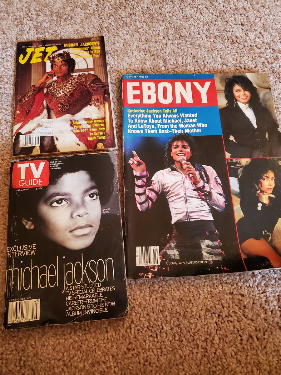musicfilmdiva's tweet photo. What songs pop in your head when you look at these covers?
#JacksonDynasty #PersonalArchives 
#NotHoarding #ItsHistory 
#MMT #MusicMoviesThoughts https://t.co/WrNkp2r1LY