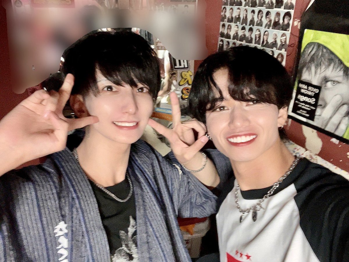 koki_make's tweet photo. 今日はOUTPARTY inOKINAWA
3部まで沢山お越し頂きありがとうでした！！初の沖縄遠征でドキドキしていたけどとても楽しかった！！
本当に最高だった！！水色振ってくれてありがとうね😭沢山書きたいことはありますが一先ず衣装を📷
最高の時間を共に過ごしてくれてありがとう！！！！

#OUTPARTY  #沖縄 https://t.co/ZppGK9TTnt