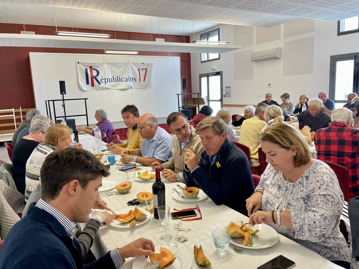 En Charente-Maritime ce matin avec mes amis <a href="/NicolasFlorian_/">Nicolas Florian</a> <a href="/labiche_david/">Labiche David</a> <a href="/didierquentin/">Didier QUENTIN</a> <a href="/bertrandgiraud3/">Bertrand Giraud</a> pour participer aux vendanges de la Fédération.

Merci à tous pour votre accueil dans cette ruralité que l’on aime ! Écrire une nouvelle page commence ici aussi. Ensemble.