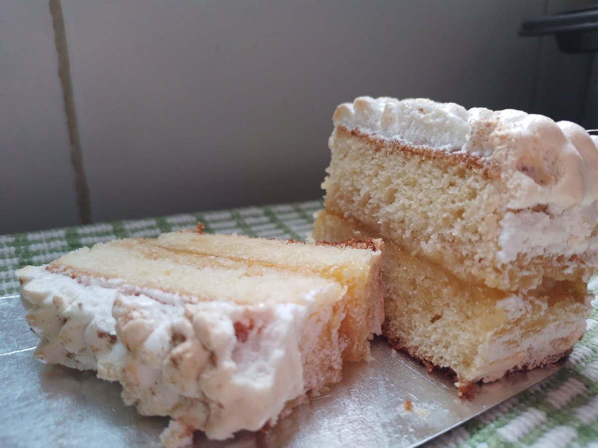 GataMariaLoa's tweet photo. Hoy estamos entregando en #Caracas nuestra torta Maria Laura de parchita https://t.co/PJILUNOkJD