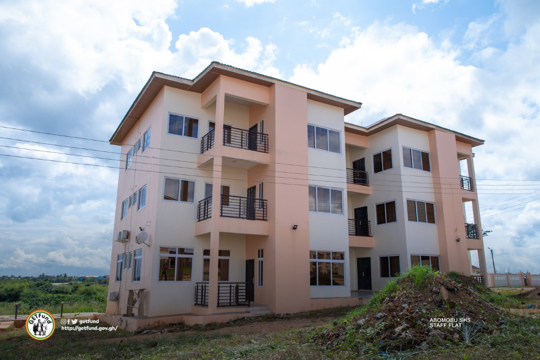 Ch_andoh's tweet photo. Jah bless @NAkufoAddo (Addo Dee) for giving Abomosu a STEM Senior High School 
#MakingProgress 
#GovtInfrastructure https://t.co/qLgYCAz0sw