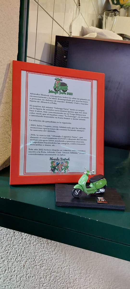 DenonPena's tweet photo. Gaur, @AbusuHintxak Peñak "letxuga Saria 2022" eman digu.
Eskerrik asko jasotako tratuagatik.
Eskerrik asko denegatik @AbusuHintxak https://t.co/YBKhLbJADx