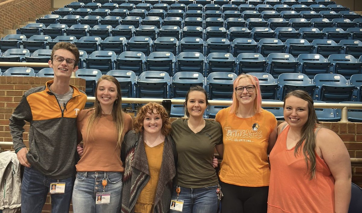 Shout out to all of our incredible student volunteers (only some pictured) for enthusiastically educating the public on all things #OneHealth at #AgDay2022!! @UTOneHealth