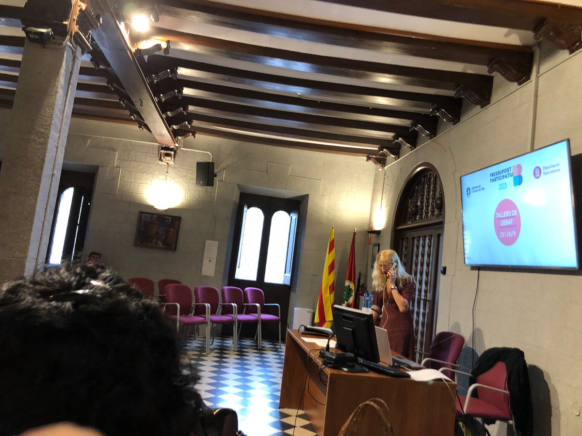 📎Ahir a la tarda vam participar en els tallers de debat dels pressupostos participatius que organitza l'<a href="/AjArenys/">Aj. Arenys de Mar</a> . A la sala només hi havia 15 persones (contant tècnics i dinamitzadors), a part d'això els consells de participació ciutadana segueixen sense obrir-se.

[Fil👇]