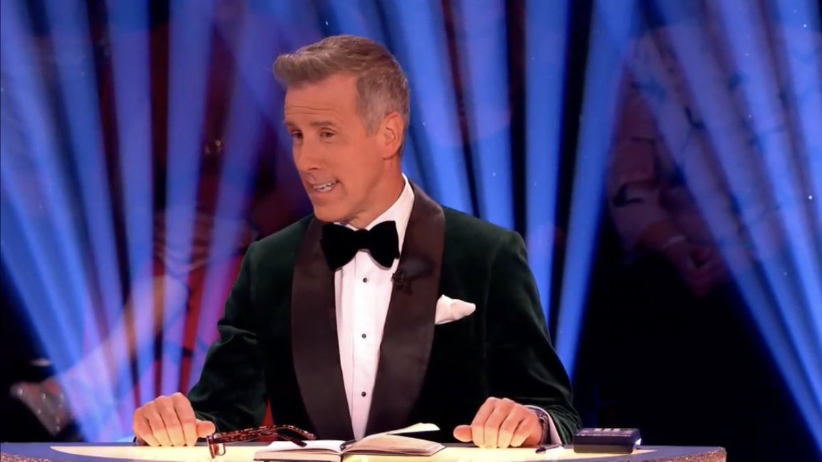 “As judges we don’t know what dance you’re going to…turns out you didn’t either” absolutely savage from Anton 😂 #Strictly