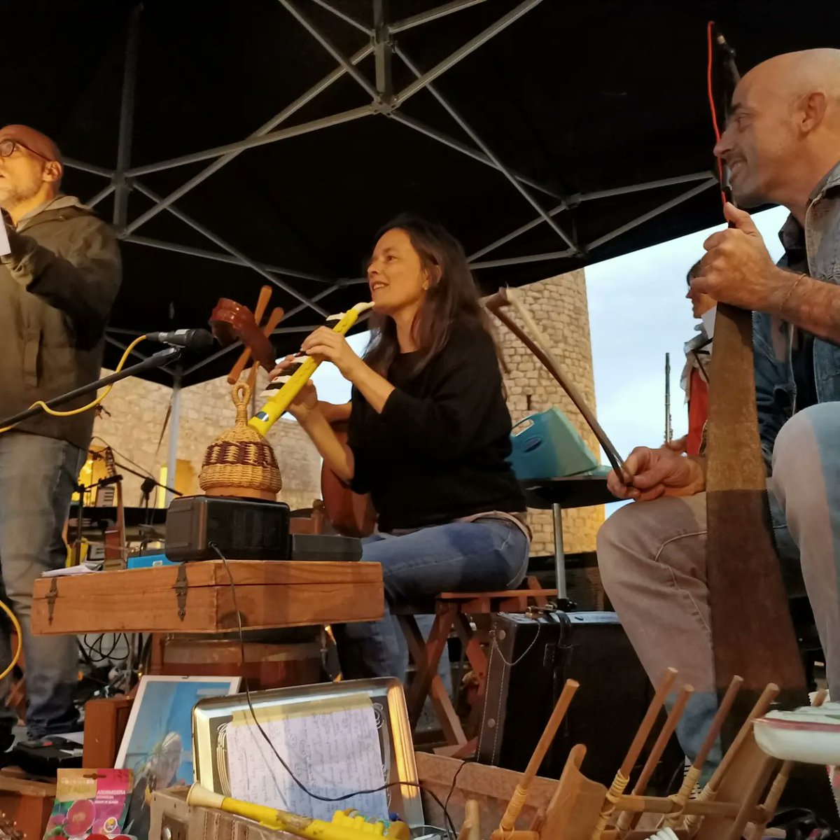 BLletraferit's tweet photo. Cloenda de la tercera edició del #BellcaireLletraferit dedicat als diferents #Accents del català amb l' @orchestrafireluche.
Gràcies a tothom que ha participat, d'una forma o una altra, per fer-ho possible!!!! https://t.co/VvMcQSxiIO