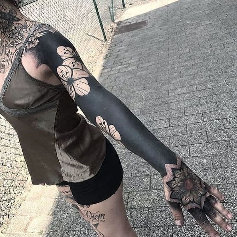 failurexbyxdesign:

  Blackout tattoos are amazing. #tattoos #blackouttattoo #blackouttattoos #bodymod #bodymods #bodymodification #bodymodifications #art #bodyart #tattoo #tattoos #tattoosleeves #tattoostyle 
ift.tt/KQci6zo