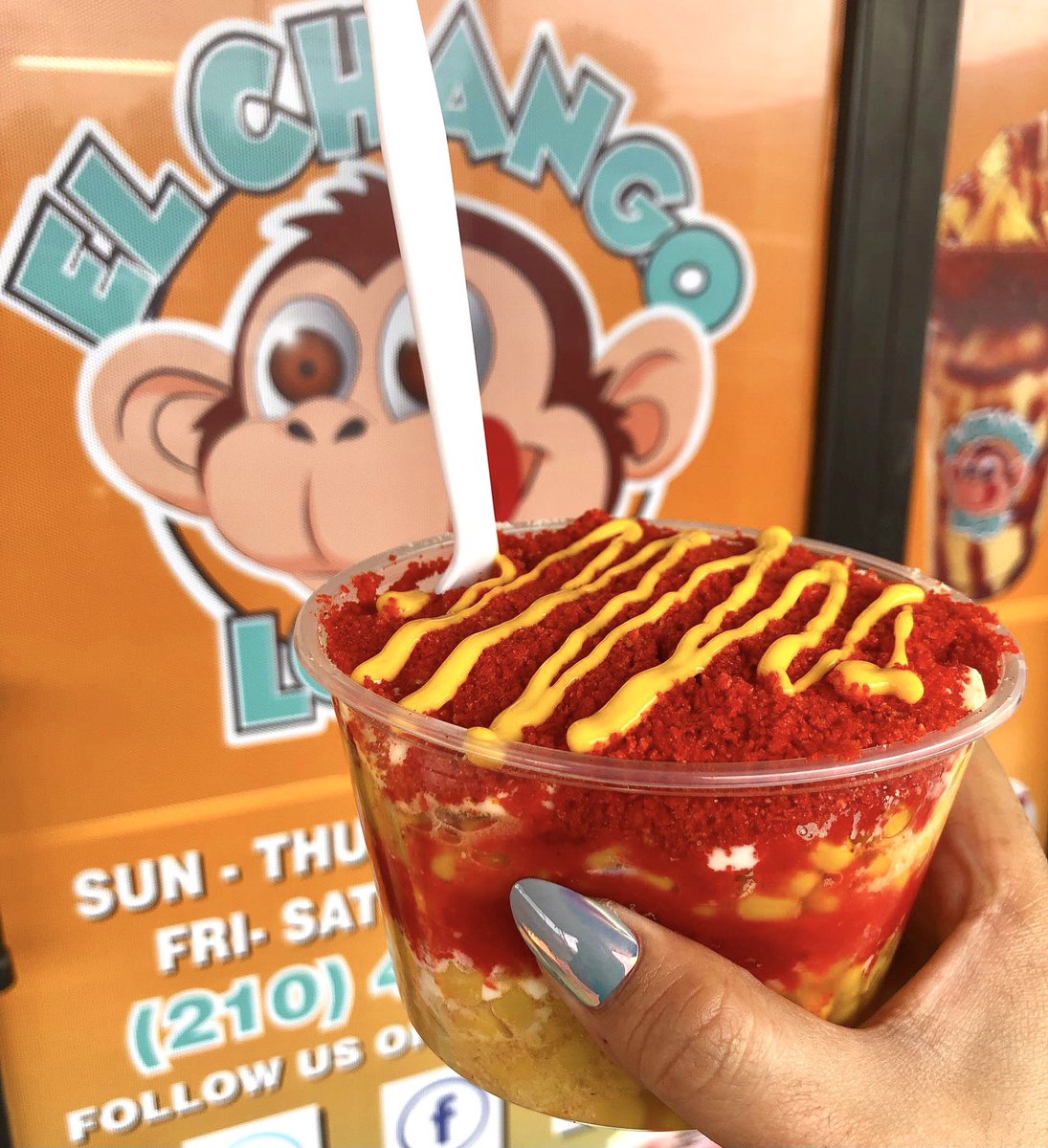 _elchangoloco's tweet photo. The flaming Elote loco W/ Hot Cheetos🔥

One of our best sellers will win your heart ❤️‍🔥❤️‍🔥

We are open today from 12-10pm
📍2802 Pleasanton rd https://t.co/vnOZxyu1qw
