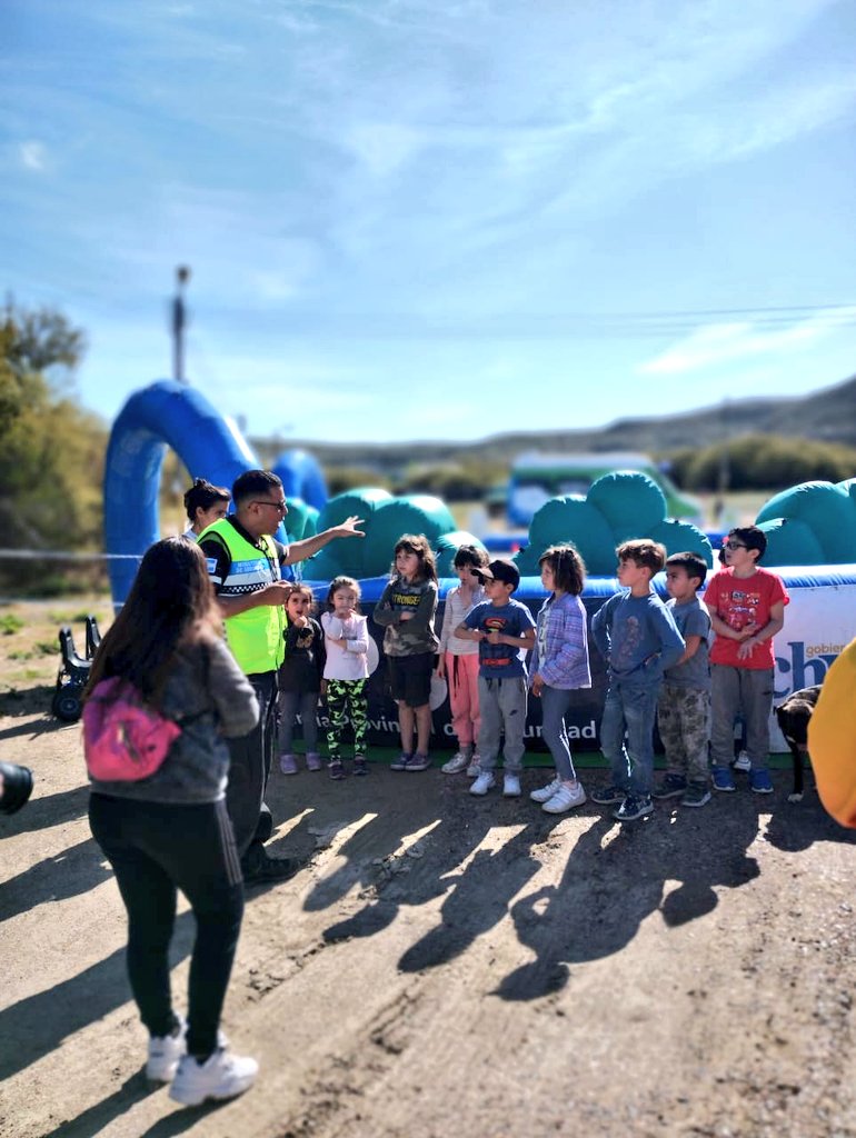 APSVChubut's tweet image. GOBIERNO DEL CHUBUT
MINISTERIO DE SEGURIDAD
Escuelita Vial | #APSV

El parque Itinerante del Ministerio de Seguridad realiza sus actividades en el marco de la #Corrida de las Ballenas en la localidad de Puerto Pirámides.
