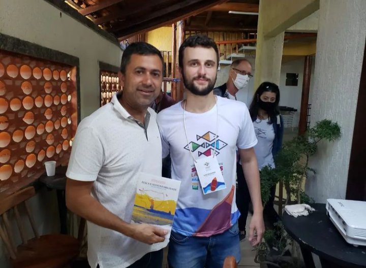 carolino_julio's tweet photo. Manhã proveitosa no Teteco's bar com os amigos pescadores. Apresentação do projeto "Uso Sustentável dos Sistemas Lagunares das regiões Amendoeira e Itapeba". Pesca sustentável e qualidade de vida! Governo @Fabianohorta_ @MaricaPref #SECAPP #MaricáRJ https://t.co/hgBG927pZC