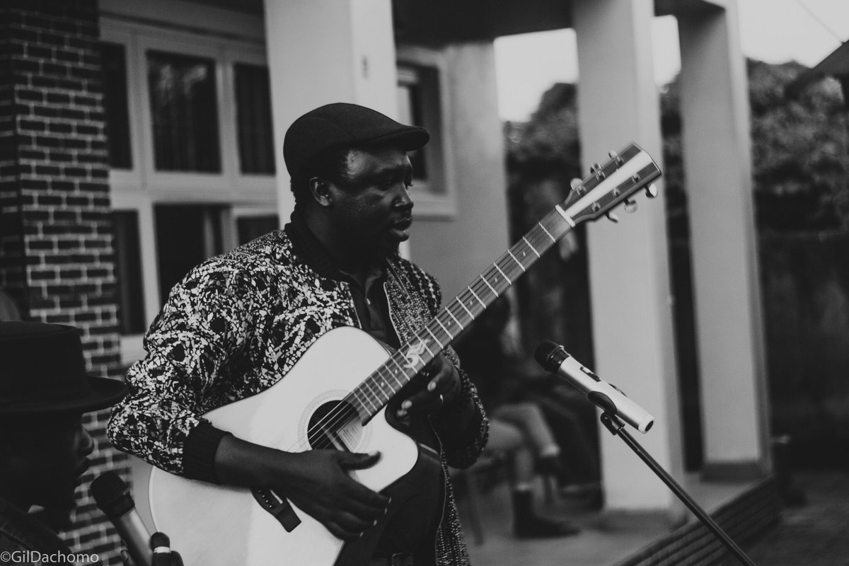 theafankaze's tweet photo. Hey new followers, I see you all and I appreciate your support. My name is Doug Kazé, maker of beautiful afrofolk/afrosoul music and guitarist from Jos, Nigeria. I welcome you warmly to this page. Please, say hi 👋, let’s meet! https://t.co/ksRSWg90BN