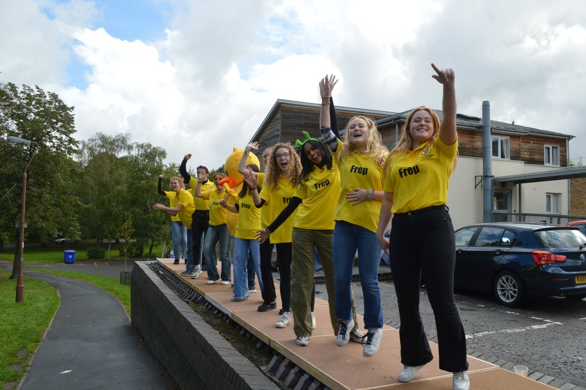 Van_Mildert_JCR's tweet photo. Our freps welcomed this year's class of freshers today! Thank you so much to the incredible Frep Team and we're so excited for the start of your journey at Mildert 
#DurhamUni #Mildert #Freshers22 https://t.co/15l41o0A6j