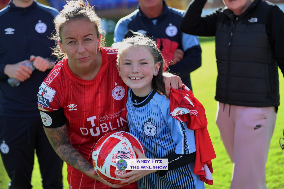 LetsTalkLOIW's tweet photo. We all got into this game to inspire the next generation. 

Huge thank you to @pearl_slattery for presenting young April her signed match ball from our recent competition. 

📸 @fitzer_andy https://t.co/iUdNo5eyki