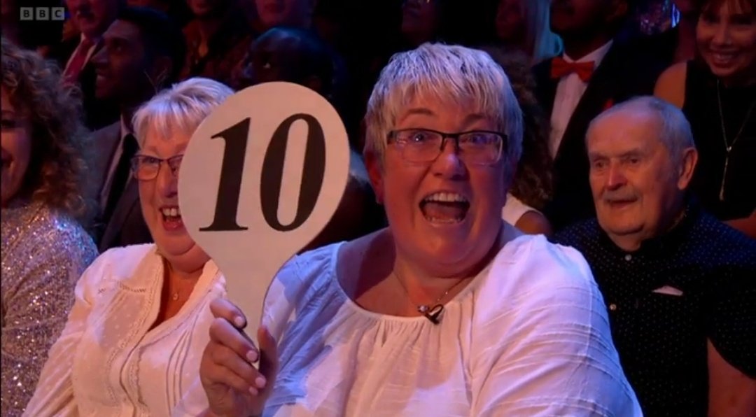 imshanereaction's tweet photo. Will Mellor shaking his hips in tight trousers and an open shirt #Strictly https://t.co/QBTCYx6a7Q