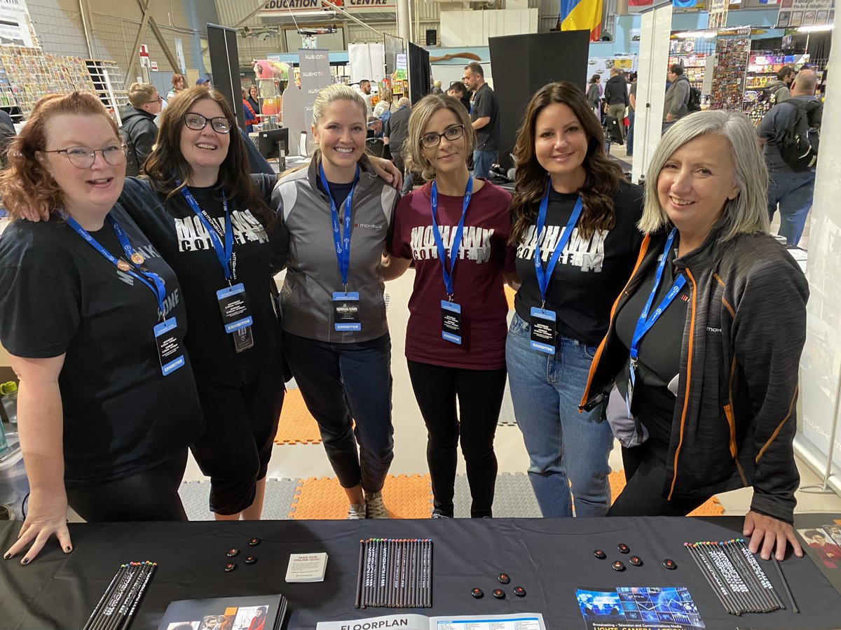 MohawkCollege's tweet photo. It's such a fun day at Hamilton Comic Con! 
If you're attending, visit our booth, say hello and get a free button. We'd love to chat about our new Game - Design Advanced Diploma and other creative industry programs. Hope to see you soon 🤗 #MohawkFutureReady https://t.co/Ct3Xcrlw1W