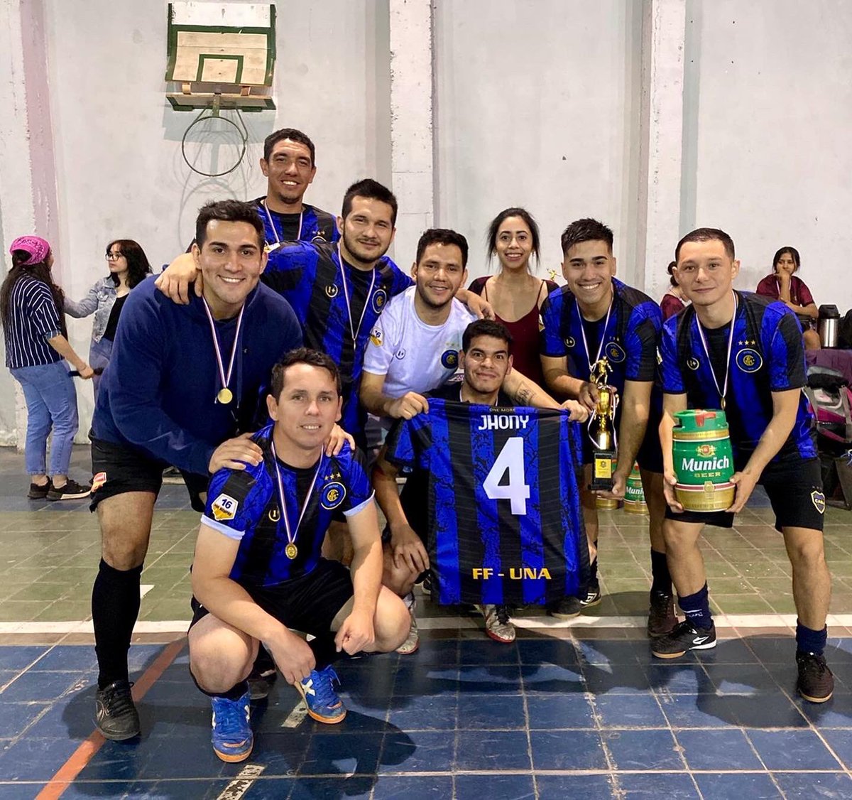 GustavoAvalosDT's tweet photo. Inter campeón! 🔵⚫️ @InterFiloUna @ceffuna 🏆🥇 https://t.co/kY9EOudVEY