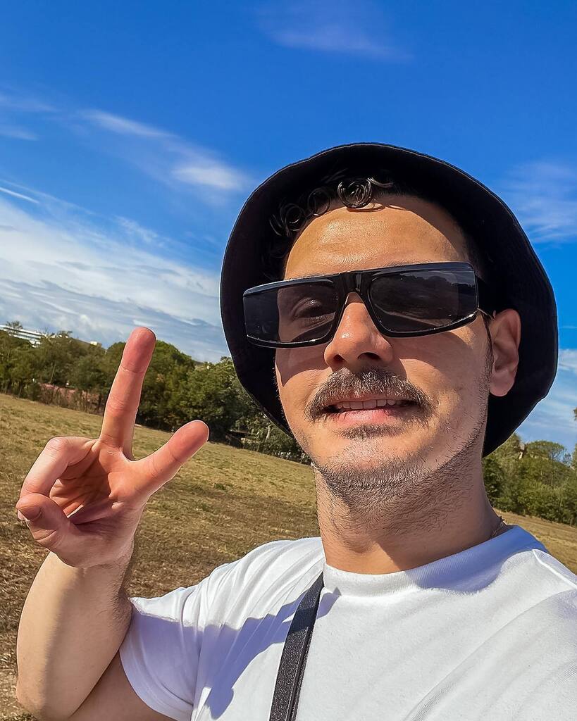 tukefran85's tweet photo. • 𝚁𝙾𝙼𝙴 𝙼𝙾𝚁𝙴, 𝚆𝙾𝚁𝚁𝚈 𝙻𝙴𝚂𝚂 • 🇮🇹❤️

#roma #italy #bestoftheday #photooftheday #picoftheday #guy #vacation https://t.co/lRbRe6P9Tq https://t.co/lcRGdq6F0a