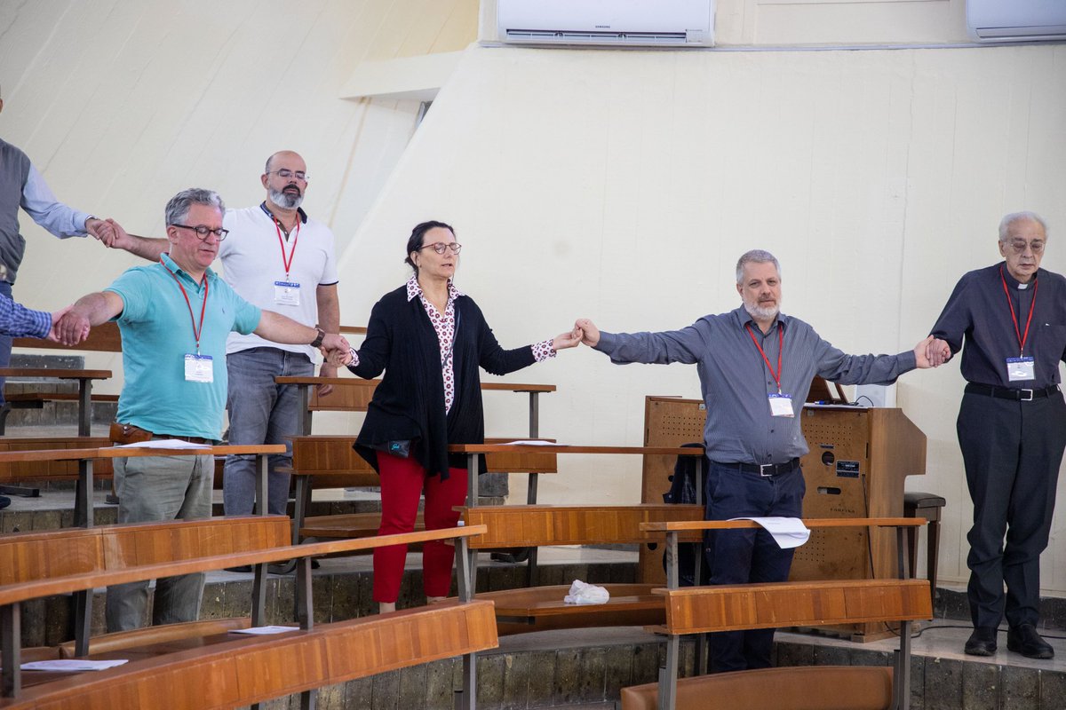 M_P_Hazell's tweet photo. #WhoIsMissing?
Those of us who see that this cringe 1970s-redivivus is a rigged dumpster fire, a colossal waste of the Church's resources, a narcissistic project by the ecclesial 1% for the ecclesial 1%, of which no good can or will come. And that's just for starters. #synod https://t.co/25iB9HKIM6