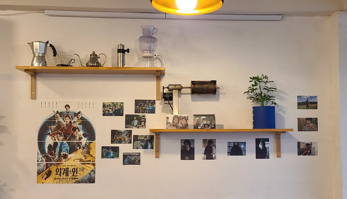 새벽에 일어나보니 역시나 올해도 별일이 다 있긴 한데, 우리는 우선 오늘 만나요. 만나야만 합니다. 우리 3년동안 못 보고 살았어요ㅠㅠ 얼얼한 생일빵은 만나서 보듬어 드릴게요. 우리, 이따 만나요. #류준열 #RyuJunYeol #류준열생일
