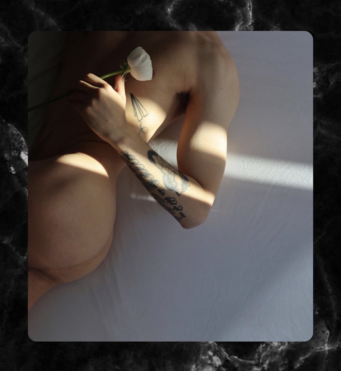 ᅠ
ᅠ
ᅠ

              ⸻ E R O S ⸻

     G A Y.  B O T T O M.  S E X U A L
     W O R K E R.  K I N D.  L O S T.
     “ M A F I A ‘ S   J E W E L ”

ᅠ
ᅠ
   MG para trama/servicio en DM [Rol
   medio/extenso].
   RT para difundir al rubio de los rizos de
   oro.