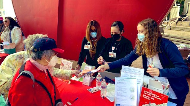 JoanHalpern's tweet image. Shout out to our amazing @nyphospital Lower Manhattan Nurse Leaders educating our lower manhattan community on 🍁Fall Prevention strategies ! #communityoutreach #fallpreventionweek #awareness #nurseleader  #proudCNO @WillieMManzano