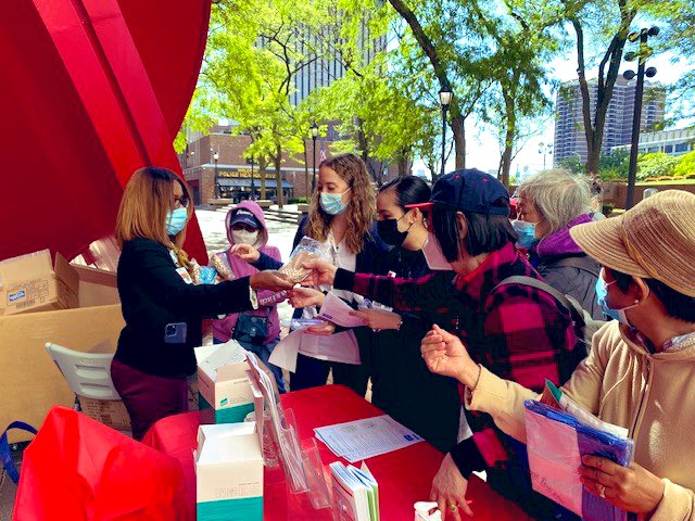 JoanHalpern's tweet image. Shout out to our amazing @nyphospital Lower Manhattan Nurse Leaders educating our lower manhattan community on 🍁Fall Prevention strategies ! #communityoutreach #fallpreventionweek #awareness #nurseleader  #proudCNO @WillieMManzano