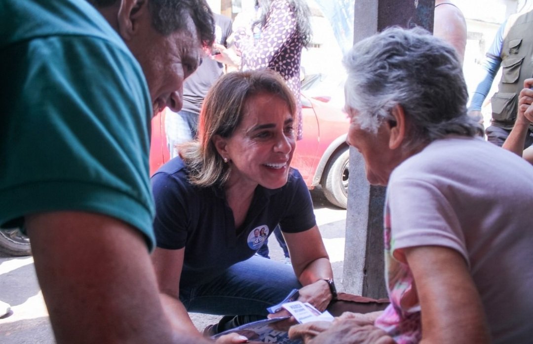 ElisabethVR_'s tweet photo. O sorriso mais bonito é aquele que vem da alma, que chega livre, solto e cheio de esperança. Um ótimo sábado a todos! 

#Respeito #Arthur451 #VaiArthurzão https://t.co/VeCM2V3vGv