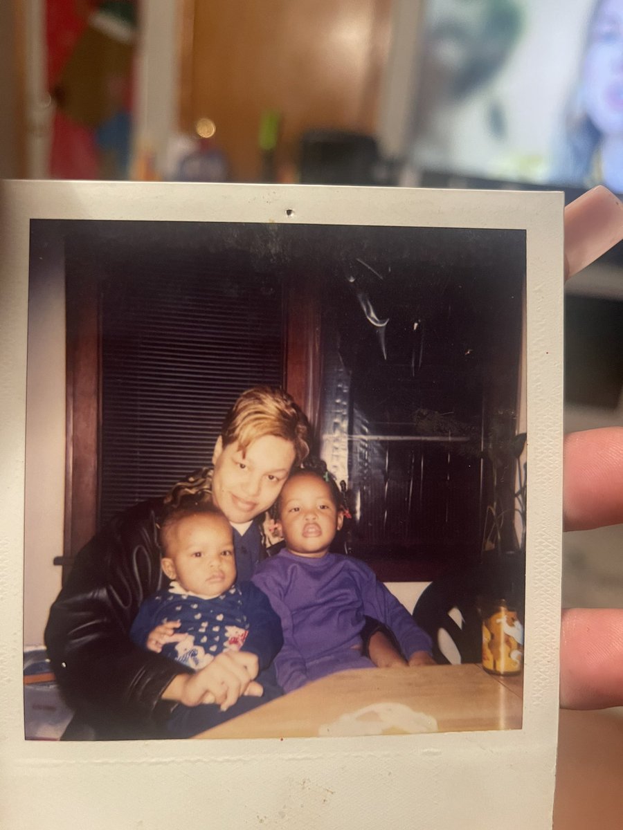 ASipOfZae's tweet photo. I wish I could turn back the hands of time, I would’ve hugged you a little tighter, loved you a lot harder😩💔 https://t.co/duRmO3FELP