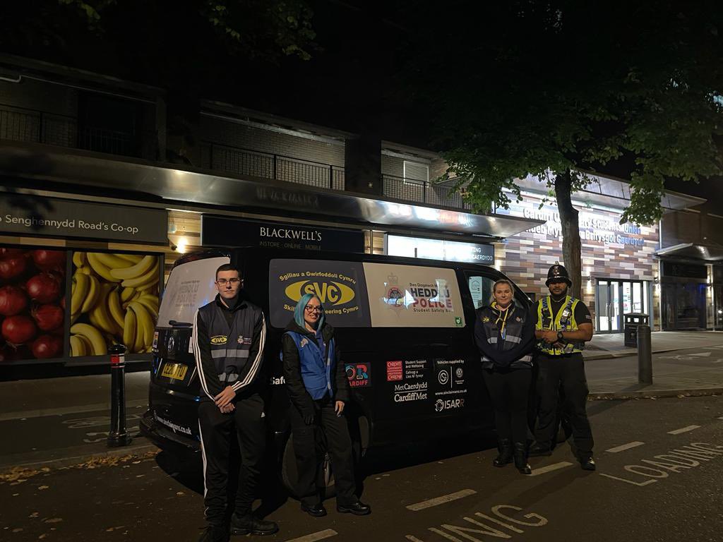 MikeUniSIO's tweet photo. To all those students who have arrived in the city over the last couple of weeks, enjoy your first big Saturday night!
Stay safe & respect the community youโre now a part of!
If you or your new friends become vulnerable we have teams on the #SafetyBuses to look after everyone https://t.co/g82JgJ3GjS