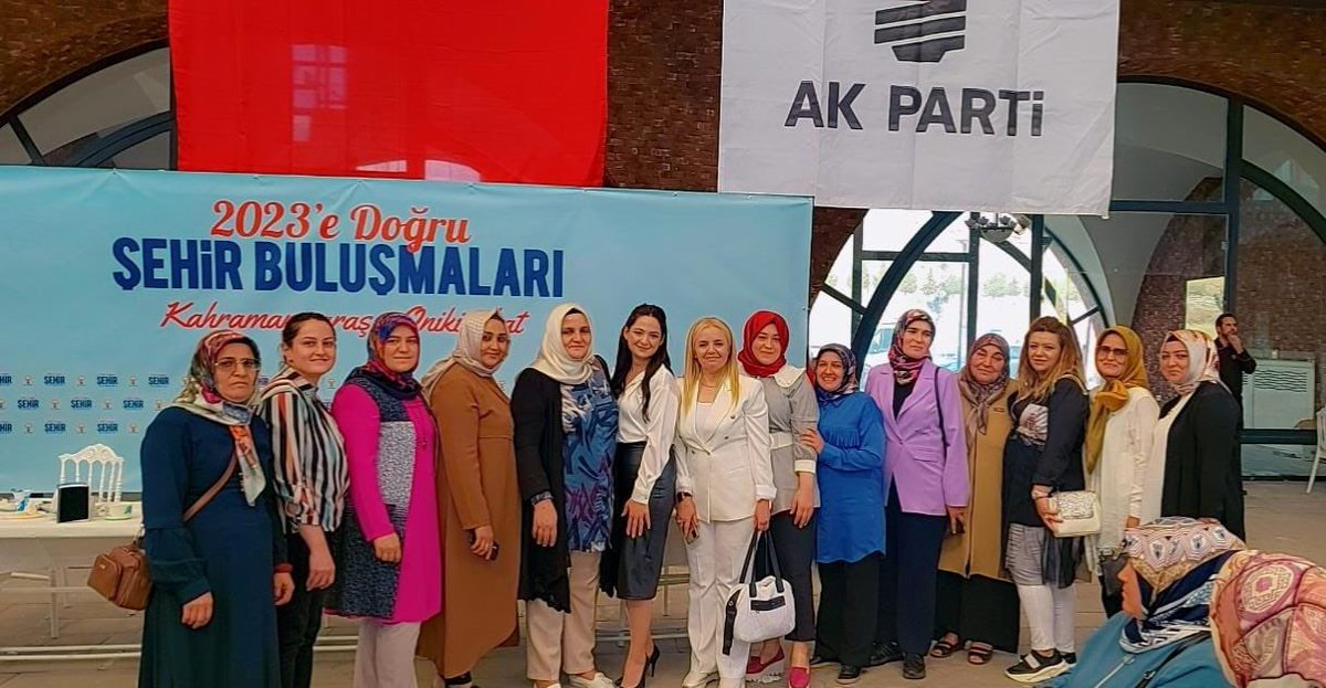 akkadin12subat's tweet photo. Şanlıurfa Milletvekilimiz Halil Özcan,İlçe Başkanımız @MucahitKara_ ,İlçe Kadın Kolları Başkanımız @KacamazNursel ,Onikişubat Belediye Başkanımız @HanefiMahcicek  #ŞehirBuluşmaları kapsamında 3 kademe Yönetim Kurulu üyelerimiz ve Mahalle başkanlarımız ile bir araya geldiler. https://t.co/eMVOKDf6pf