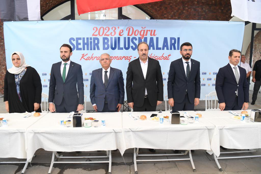akkadin12subat's tweet photo. Şanlıurfa Milletvekilimiz Halil Özcan,İlçe Başkanımız @MucahitKara_ ,İlçe Kadın Kolları Başkanımız @KacamazNursel ,Onikişubat Belediye Başkanımız @HanefiMahcicek  #ŞehirBuluşmaları kapsamında 3 kademe Yönetim Kurulu üyelerimiz ve Mahalle başkanlarımız ile bir araya geldiler. https://t.co/eMVOKDf6pf