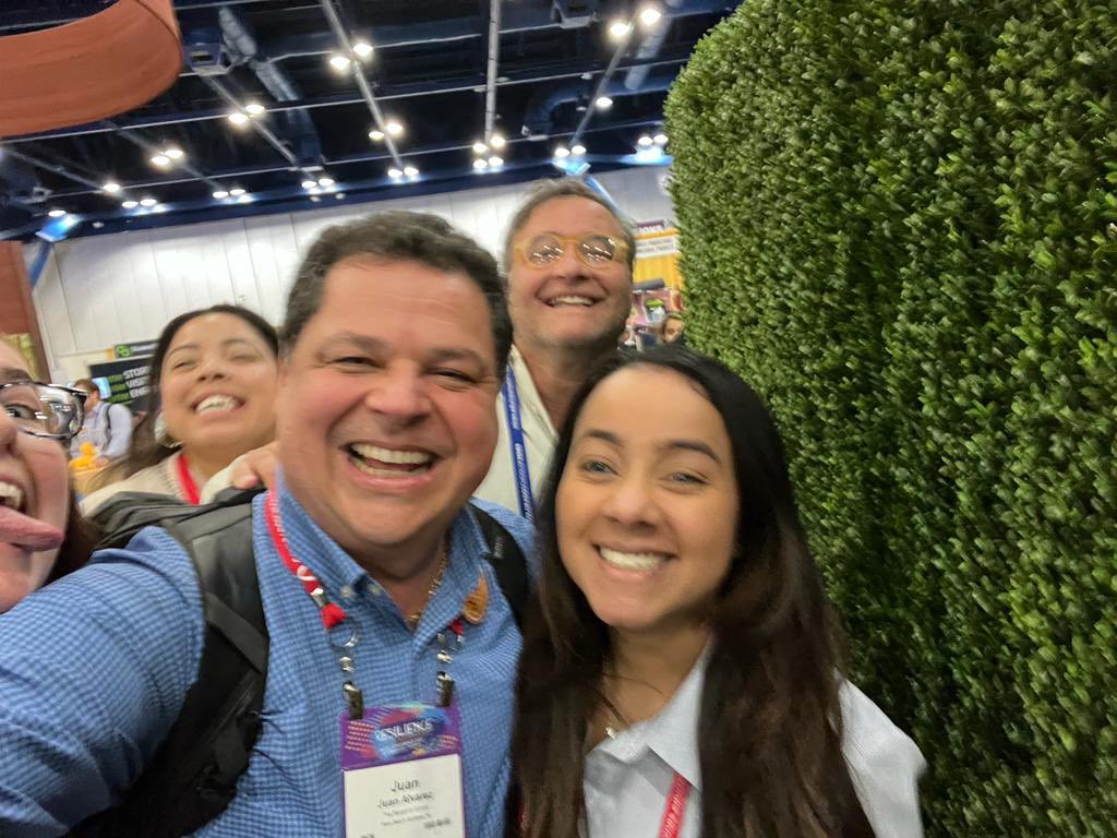 HE_Decoded's tweet photo. Connecting with my colleagues and mentors at @NACAC was the cherry on top! #NACAC22 #CollegeCounseling #HigherEducation #HEDecoded https://t.co/2x013gJnXL