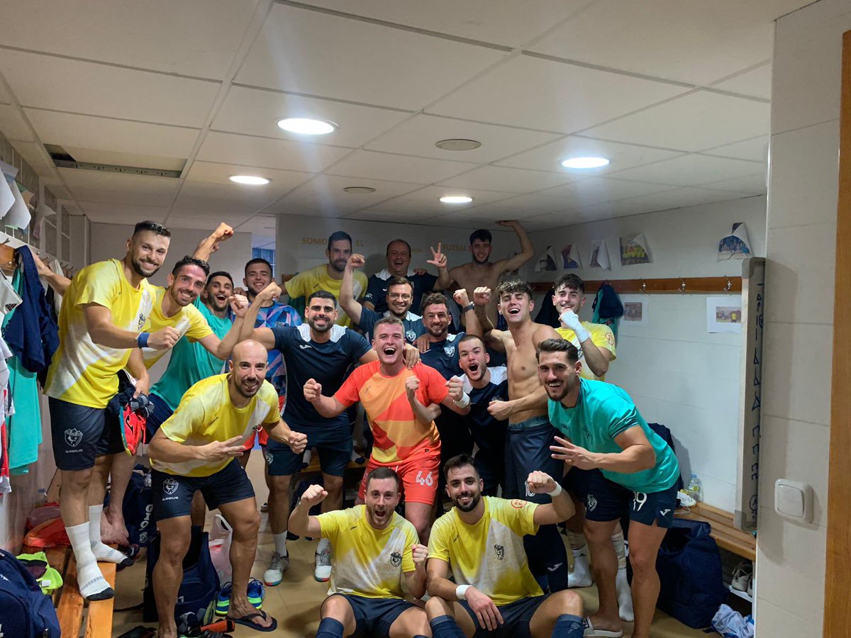 ¡¡¡PARTIDAZO CON MAYÚSCULAS!!!

Carlos Maso ⚽️⚽️⚽️
Cayetano ⚽️⚽️
Cobacho ⚽️
Joaquin ⚽️
Orabi ⚽️

<a href="/puntarronfs/">PUNTARRON FUTSAL</a> 8️⃣
<a href="/XerezDFC_Futsal/">Xerez Toyota Nimauto</a> 4️⃣

Que bonito jugar en casa y que tu gente a pesar de unas fiestas patronales no te falle. GRACIAS. 💪🏽💛