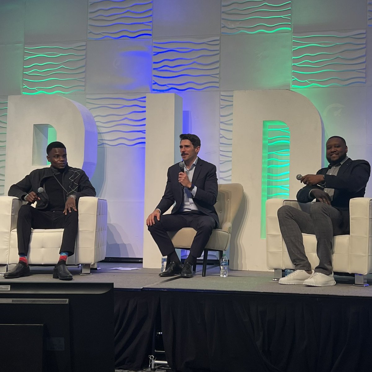 famousamosus's tweet photo. “The most important components of cause marketing are continuity and engagement. It can’t be a one and done.” - Senior Brand Manager Fernando Bernardo closing #RIDECON22 https://t.co/NlrUnQ5EW5