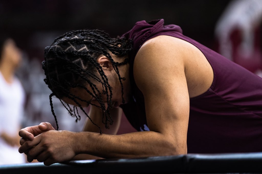 joshcolon24's tweet photo. “Rejoice in hope, be patient in tribulations, be constant in prayer” 🙇🏽♂️🙏🏽 Roman 12:12 #staylegit https://t.co/8ciPVhFz3g