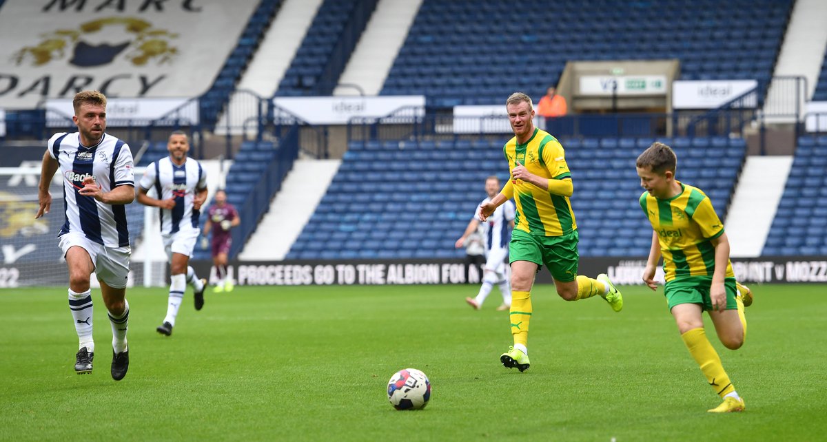 Jonny_Drury1's tweet photo. Cracking photo today from @TimThursfield
#Baggies #Mozza #Brunty #ClashOfTheLegends https://t.co/AnTKrF5mEA