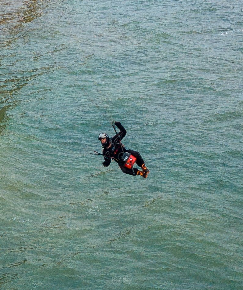 WestBayPhoto's tweet photo. Well, it's not everyday you get to see a paraglider flying his Henry over West Bay! 😅🪂📸

#westbay #westbaydorset #jurassiccoast #dorsetcoast #dorsetphotography #dorsetlife #dorset https://t.co/xUDBINDtUw