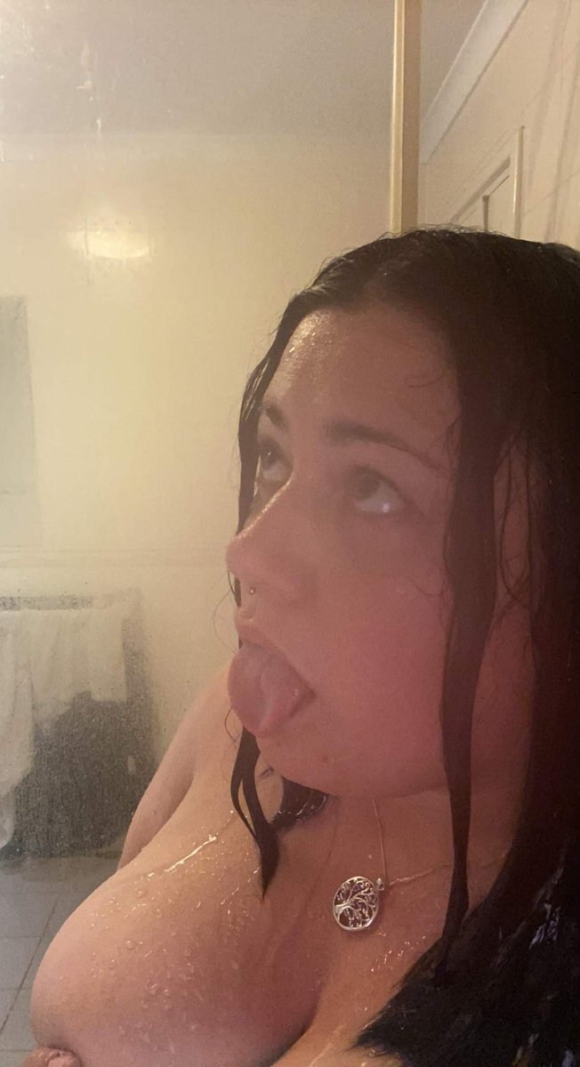 xsmilinghorrorx's tweet photo. Sub to my free OF for more like this 
#onlyfanspromo #onlyfansgirl #tiddies #bbw #nsfwtwt #milf https://t.co/h4bLH6Hyqc
