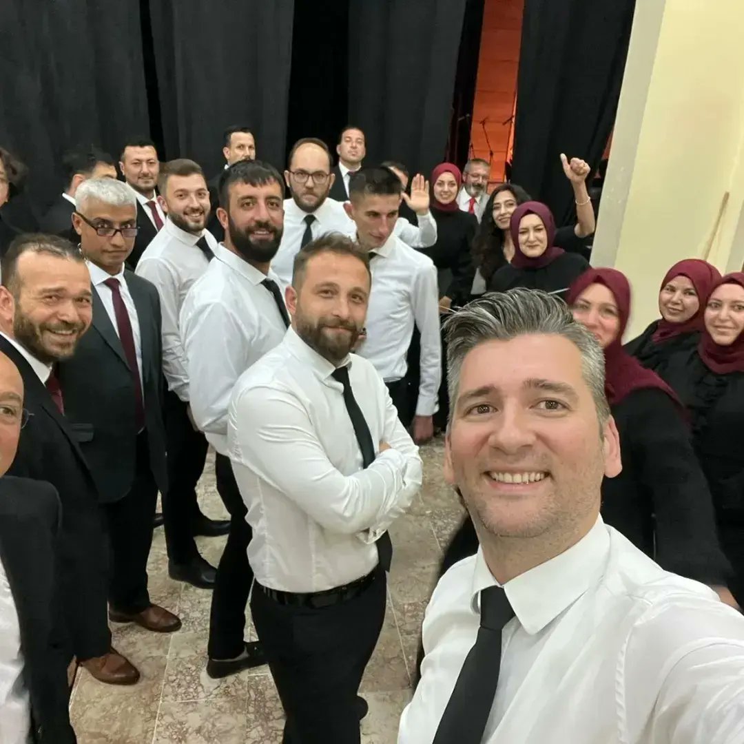 aksarayhem68's tweet photo. Aksaray Halk Eğitimi Merkezi Türk Müziği Koromuzun geçen yıl verdiği konserlerden...Siz de bu muhteşem konserlerde yer almak isterseniz kayıt için kurumumuza bekleriz.
@tcmeb 
@sdulger43 
@hayatboyuailesi 
@hmzaydg 
@haciomerkartal 
@aksarayvaliligi 
@Aksaray_MEM 
@aylinsengunt https://t.co/sl7SLK97Hp