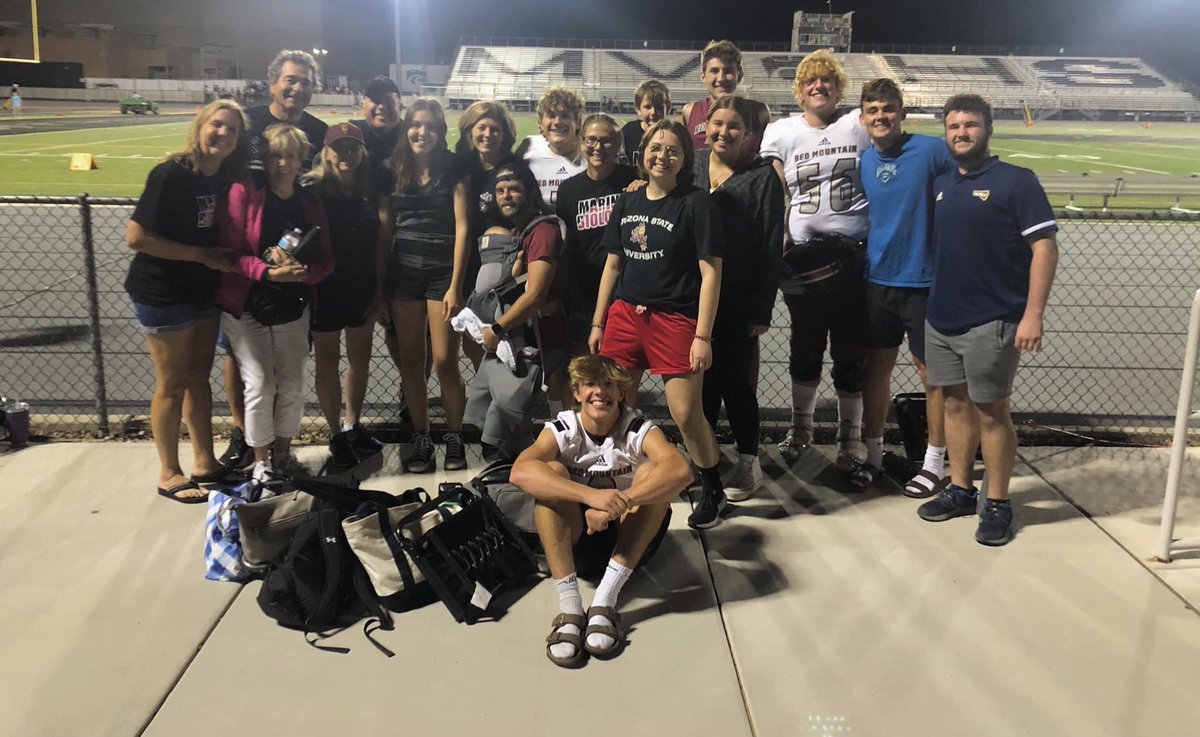 RedMtnFootball's tweet photo. What a great night honoring the Demassa family. #family @tanner_demassa https://t.co/xQXdcSKAfk