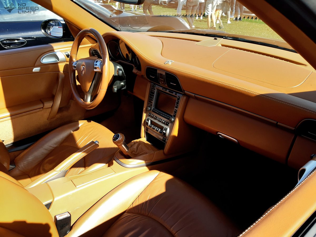 NoSpeedLimit_it's tweet photo. #coolcarinterior #porsche911  #InternationalFerdinandPorscheFestival - 2022
#SportovníAreálVesec, #Liberec (CZ) 🇨🇿  #FerdinandPorsche. More: https://t.co/MEmqzkdlwm #thereisnosubstitute #porscheporn https://t.co/BRX9h6hxKg
