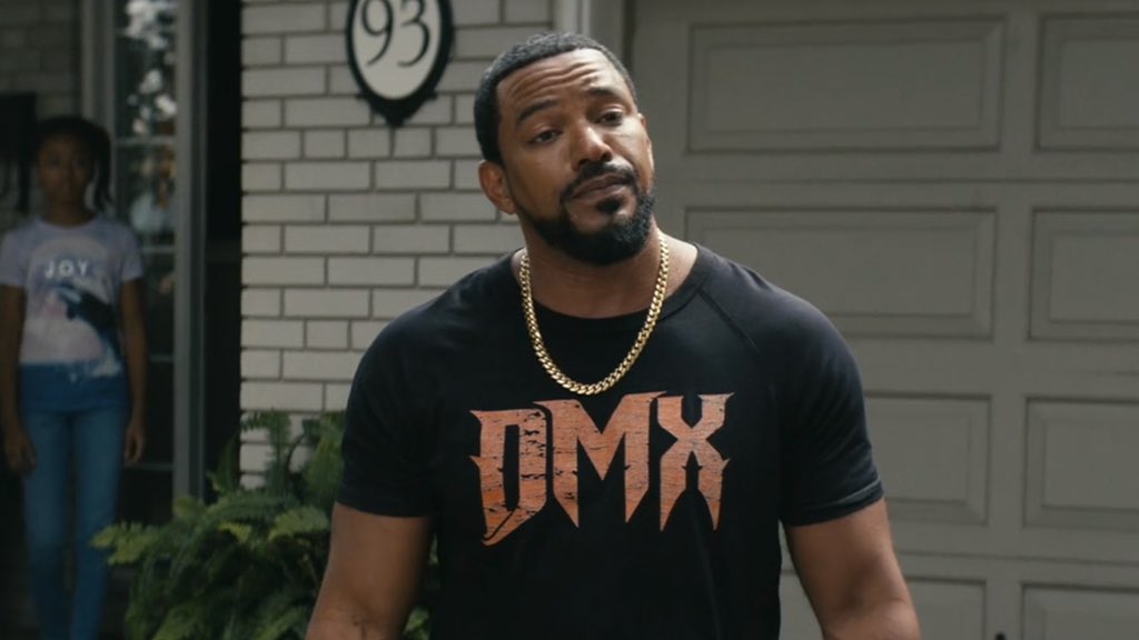 PrimeVideo's tweet photo. Ever wonder about the story behind MM's impressive t-shirt collection? Laz Alonso says, “He’s not in a super suit, so his super suit is hip-hop culture. That’s his swag and that’s his superpower.” https://t.co/9Zk0qWfgYJ