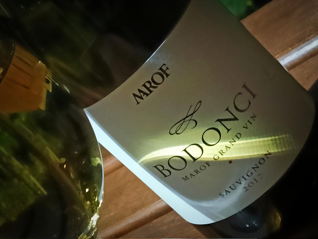 ChrisBoiling's tweet photo. I love the Sauvignons from Styria. Tement in Austria has long been one of my favourite producers but this example from Slovenia's Marof is simply outstanding
#sauvingnonblanc #styria #steiermark #marof #tementwinery #tementwines #austrianwine #slovenianwine #winemaking #winemaker https://t.co/FEjpokgErg