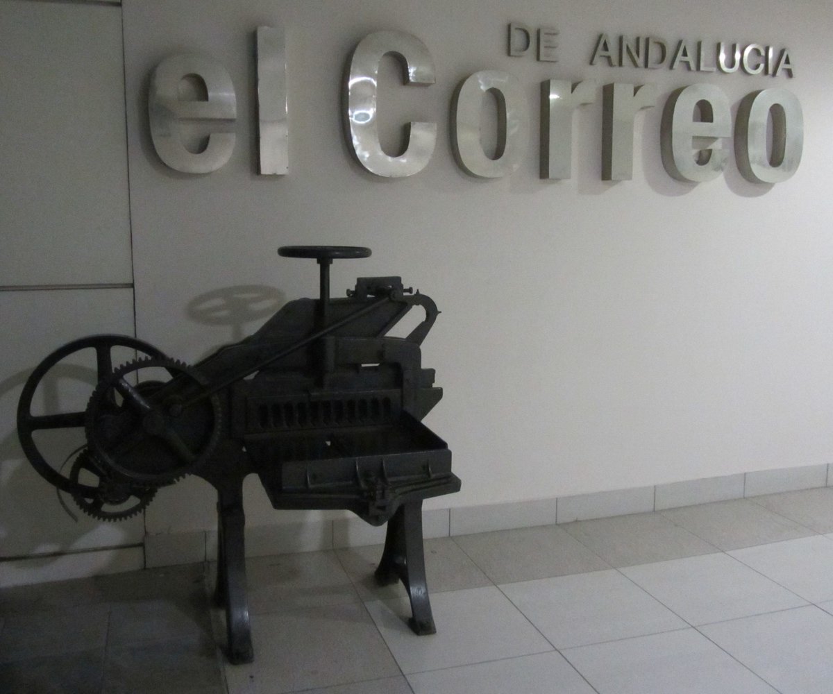 Cuarto aniversario de la desaparición de El Correo de Andalucía. Una cosa es que el tiempo cure la herida, que no el dolor, y otra muy distinta es que encima den premios al individuo que cerró un medio de comunicación que iba a cumplir 120 años. En fin...