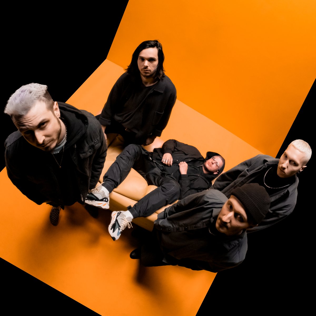 ScottBrownstone's tweet photo. Listen Live📻☞ https://t.co/sgNOy2s84U #AiiR #twitch #NowPlaying on @AiiRadioLive's #SaturdayFlightLive✈
#NewRelease #DéjàVu [Sept 23 2022 - @outofline]
NP @novelists_fr ~ #MadeByDesign / #TheAnswer https://t.co/rl447MqoWm https://t.co/vQnjj7JjAX Paris🇫🇷
https://t.co/k2WM0pT277 https://t.co/FsU9XG7CTv