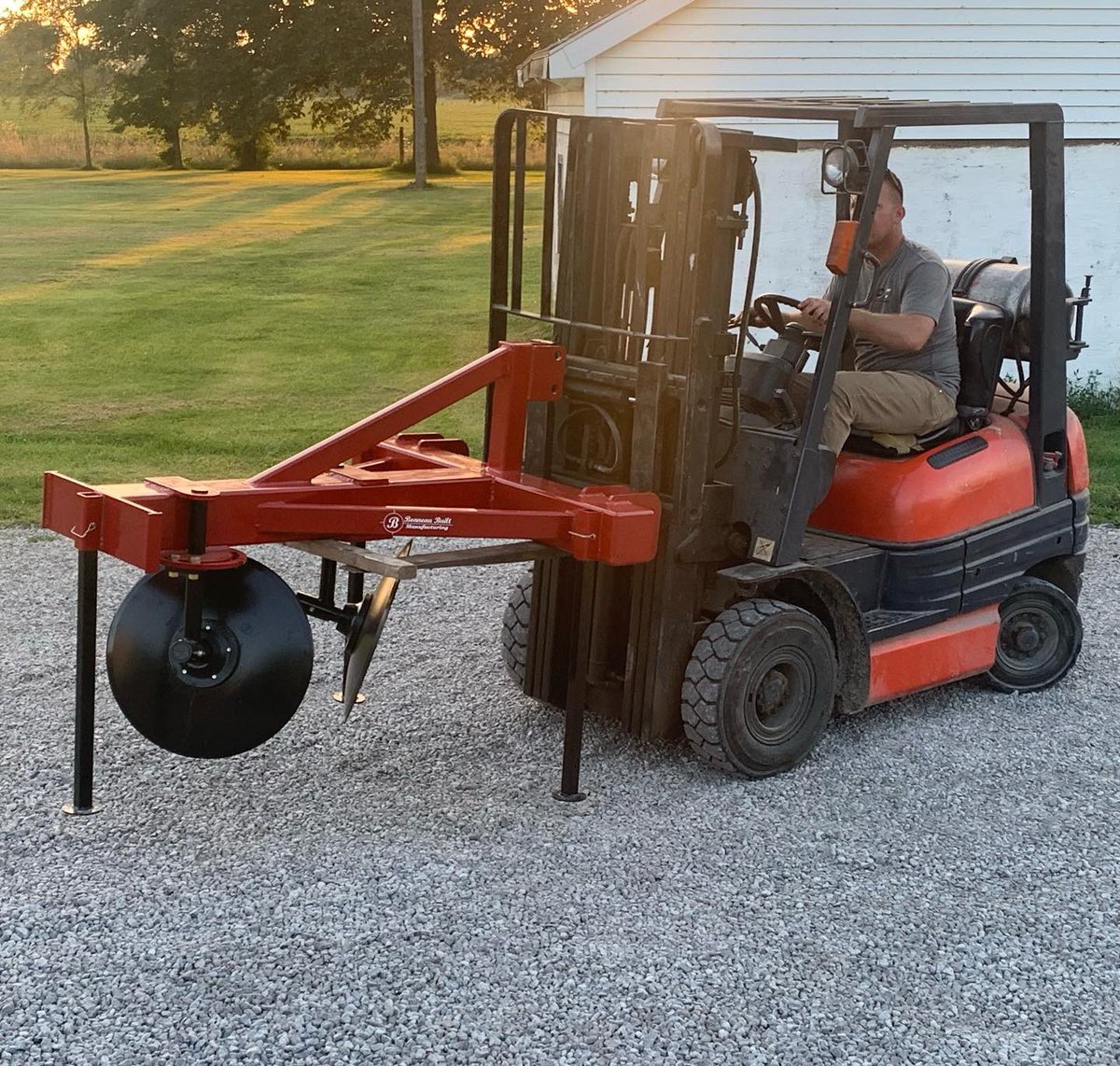 BonneauBuiltMFG's tweet photo. 3pt Disc Ditcher Delivery made a couple weeks back to T.Dick Farms #bonneaubuilt #discditcher https://t.co/Xft1DNozlJ