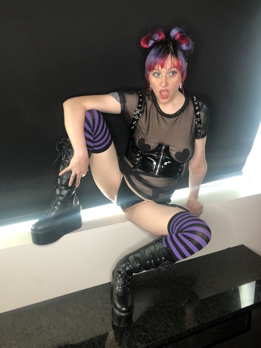 nikki_nuwave's tweet photo. A little taste of some upcumming photoshoots! More on my OF. https://t.co/Y1KmEaoxpV
