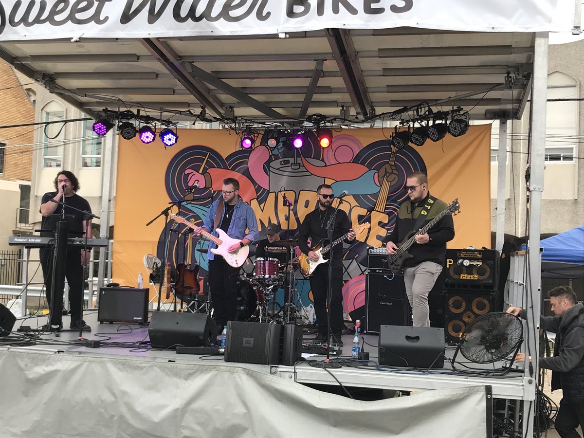 scotttady's tweet photo. Johnny Baab of Ghost Hounds on stage with Bobby Thompson & The Groove at Jambridge! πΈ πΈ π₯ You kidding me? ππ» #AmbridgeIsCool https://t.co/ImdTIUy92F