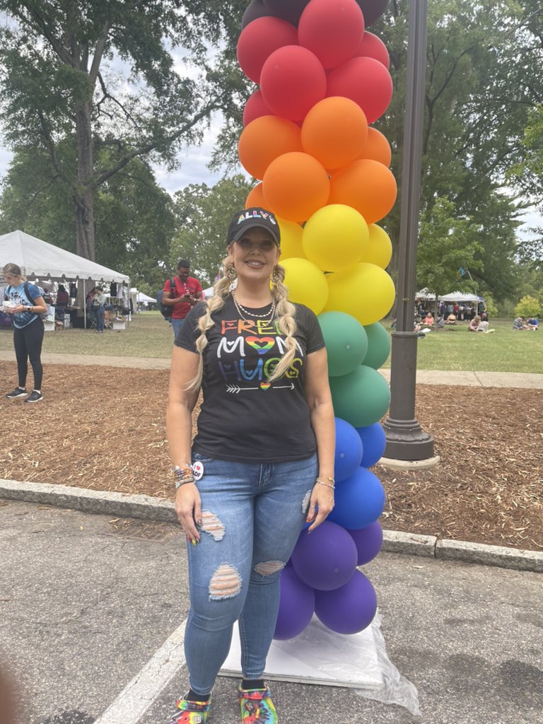 PolyglotPerezM's tweet photo. Giving out Free Mom Hugs today at the Durham Pride festival!  Our #lgbtqia+ students and staff matter! #WeAreDPS #HappyPride #DurhamPride #FreeMomHugs https://t.co/AHH0LbgQju